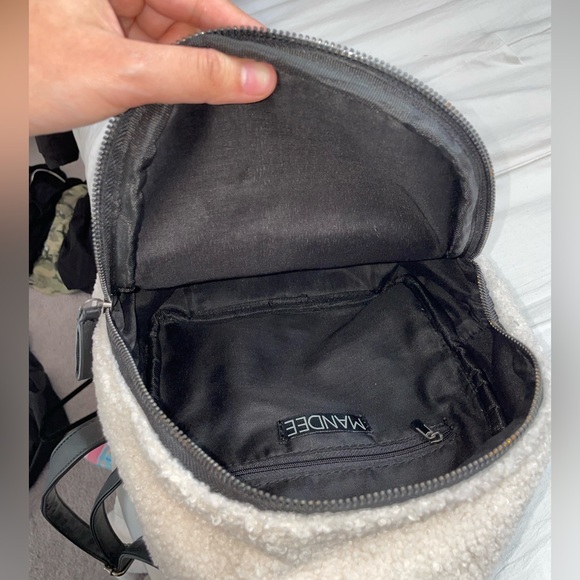 mandees mini backpack - Picture 3 of 4